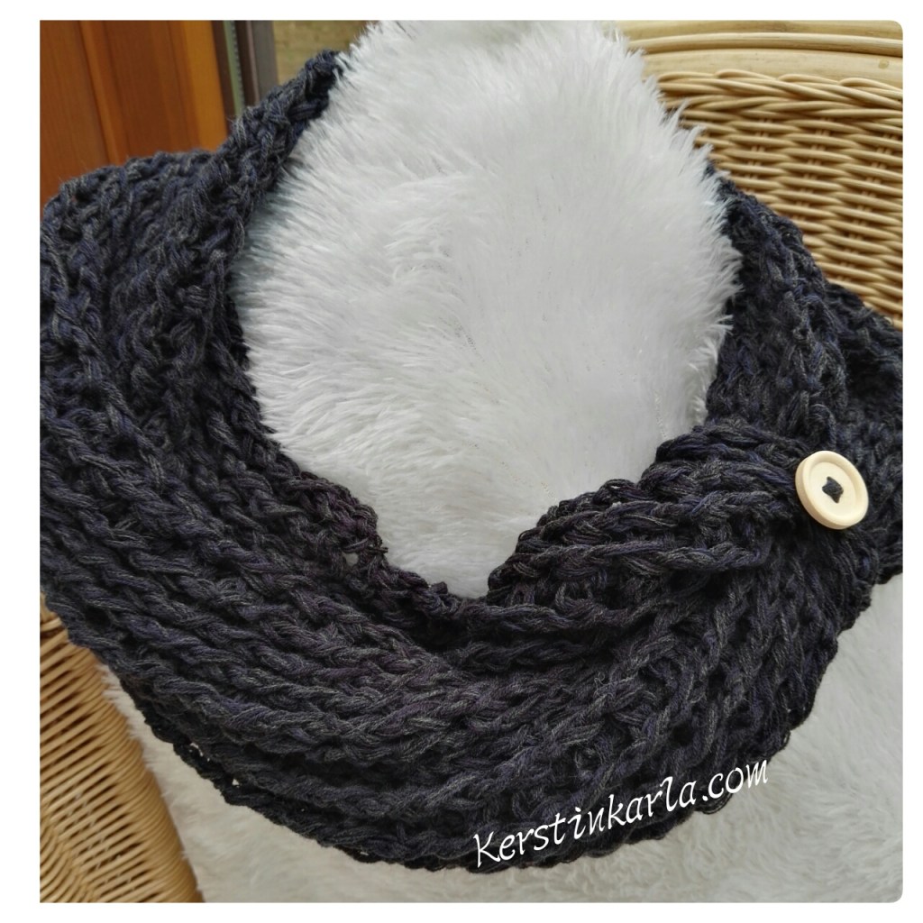 Ein Loop aus Hochbauschgarn&nbsp;gehäkelt.