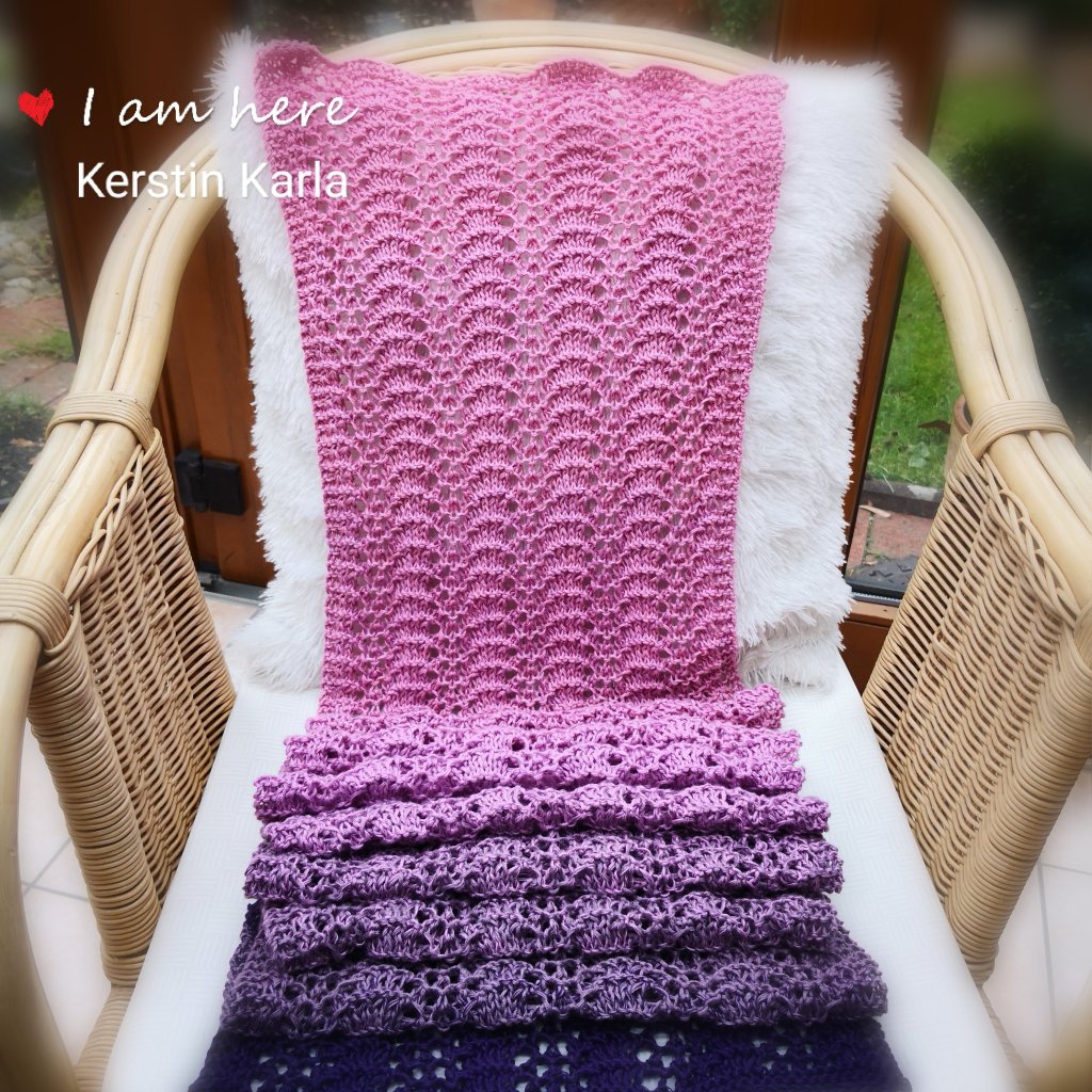 Schal mit Wellenmuster